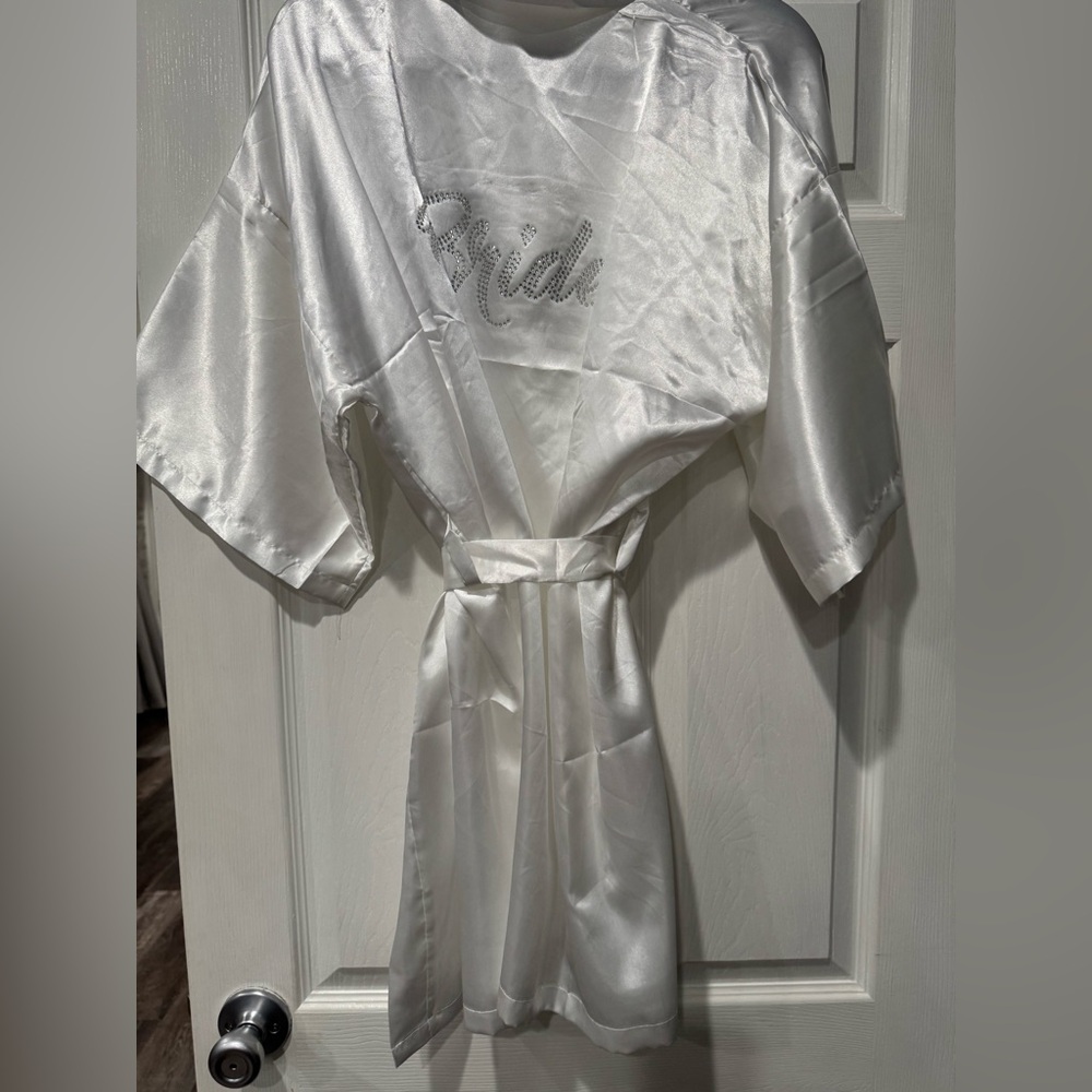 Silver Bride Robe with Rhinestone Detail - Picture 2 of 7